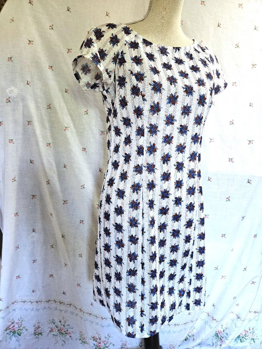 Size M Princess Seam Dress In Vintage Fabric NWT